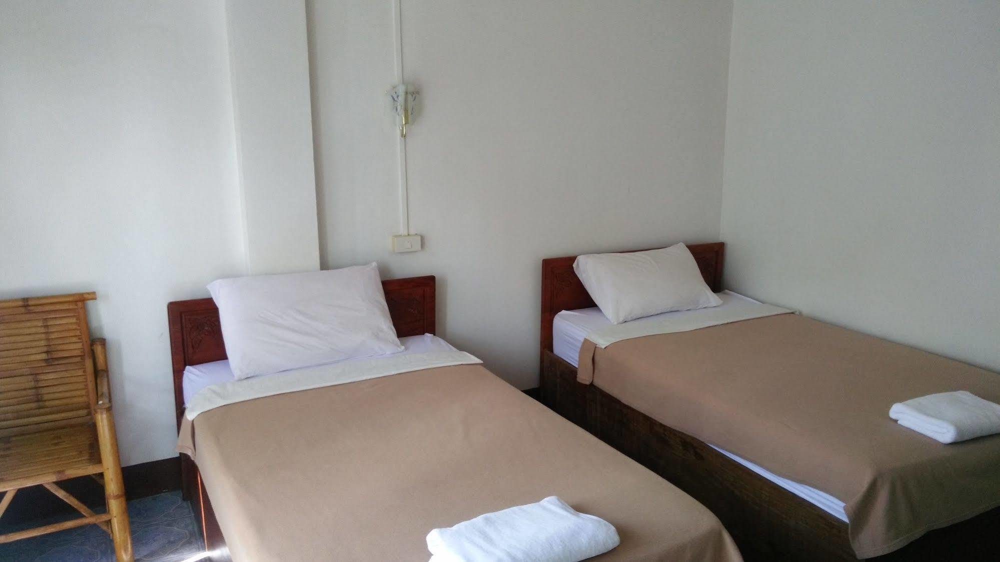 Chanthasom Guesthouse Ban Nongdouang Экстерьер фото